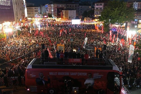 İmamoğlu’nun Silivri’den yolladığı mektubu, CHP İstanbul İl Başkanı Özgür Çelik