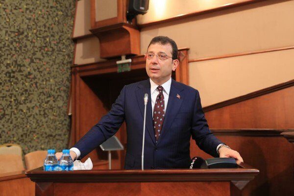 Silivri Cezaevi'nde tutuklu bulunan Ekrem İmamoğlu, liyakat vurgusu yaparak kamuda