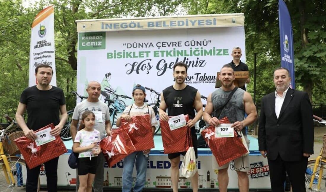 25 Mayıs Pazar günü gerçekleşen etkinlikte yüzlerce bisikletli, eski belediye