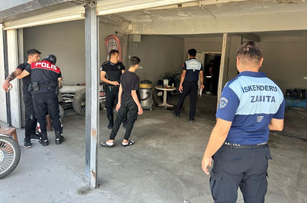 Hatay Emniyet Müdürlüğü koordinesinde İskenderun genelinde faaliyet gösteren oto yıkama