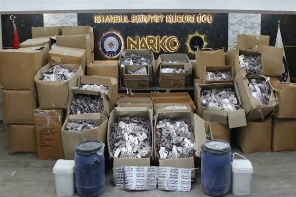 İstanbul'da gerçekleştirilen operasyonlarda 144kg uyuşturucu, 8 milyon 401 bin uyuşturucu