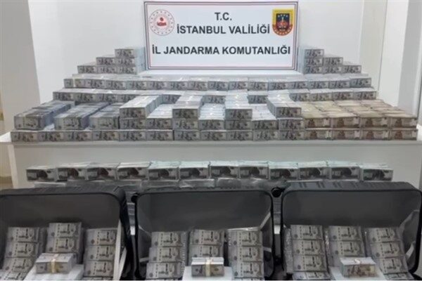 İçişleri Bakanı Yerlikaya, İstanbul’da “Parada Sahtecilik” suçuna yönelik Jandarma tarafından