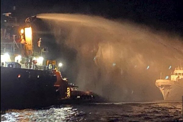 Seyahat, İsrail'in savaştan zarar görmüş bölgeye insani yardım ablukasına karşı