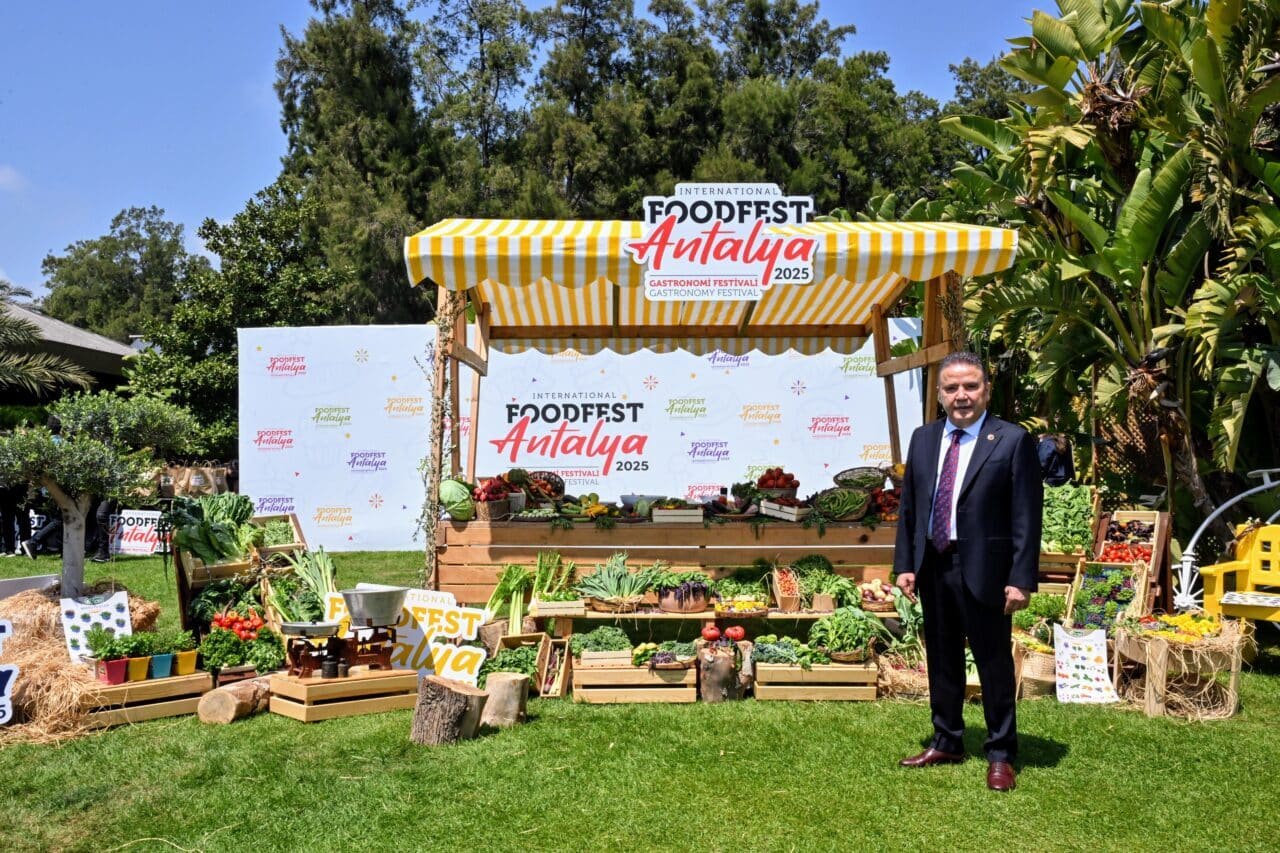 Antalya'da düzenlenecek 4. FoodFest Uluslararası Gastronomi Festivali, yerli üreticiyi ve
