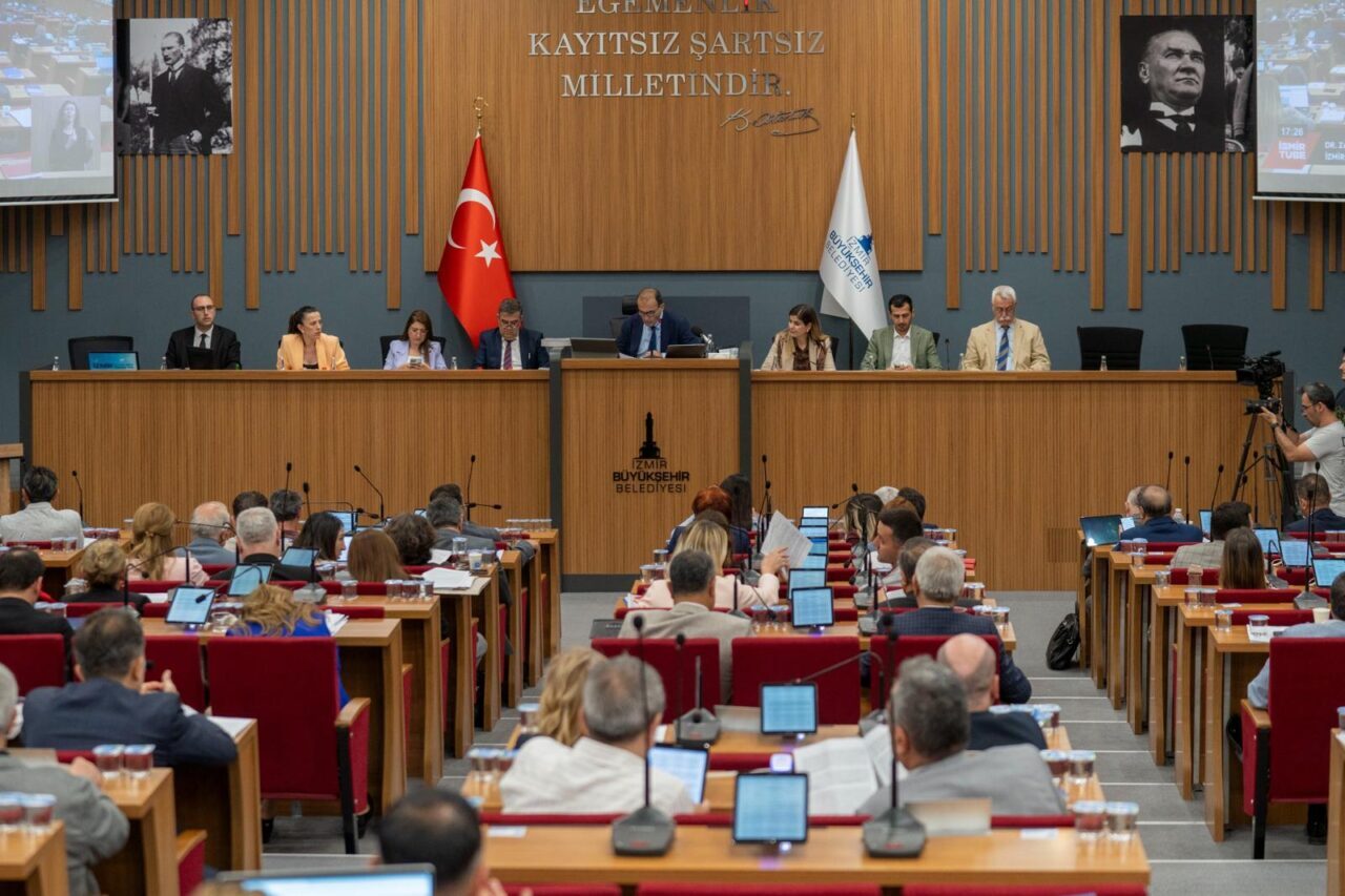 İzmir Büyükşehir Belediyesi mayıs ayı meclis toplantısı üçüncü birleşimi, Meclis