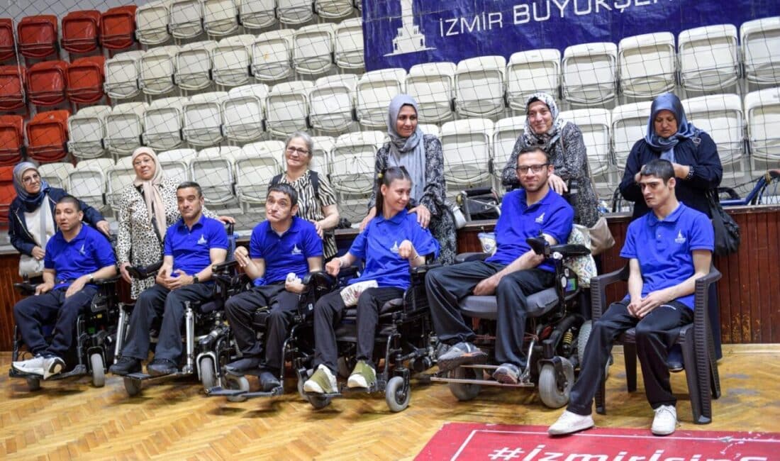 İzmir Büyükşehir Belediyesi Spor Kulübü'nde Anneler Günü kutlaması yapıldı. Sporcuların