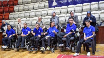 İzmir Büyükşehir Belediyesi Spor Kulübü'nde Anneler Günü kutlaması yapıldı. Sporcuların