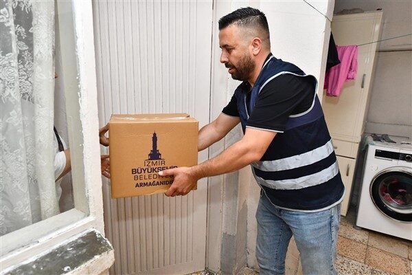 İzmir Büyükşehir Belediyesi Sosyal Hizmetler Dairesi Başkanlığı ekiplerince hazırlanan gıda