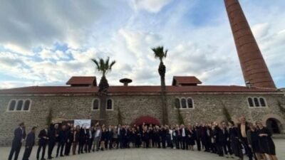 İzmir İnisiyatifi, Alsancak'taki Tarihi Havagazı Fabrikası'nda düzenlenen etkinlikle kentin geleceğine