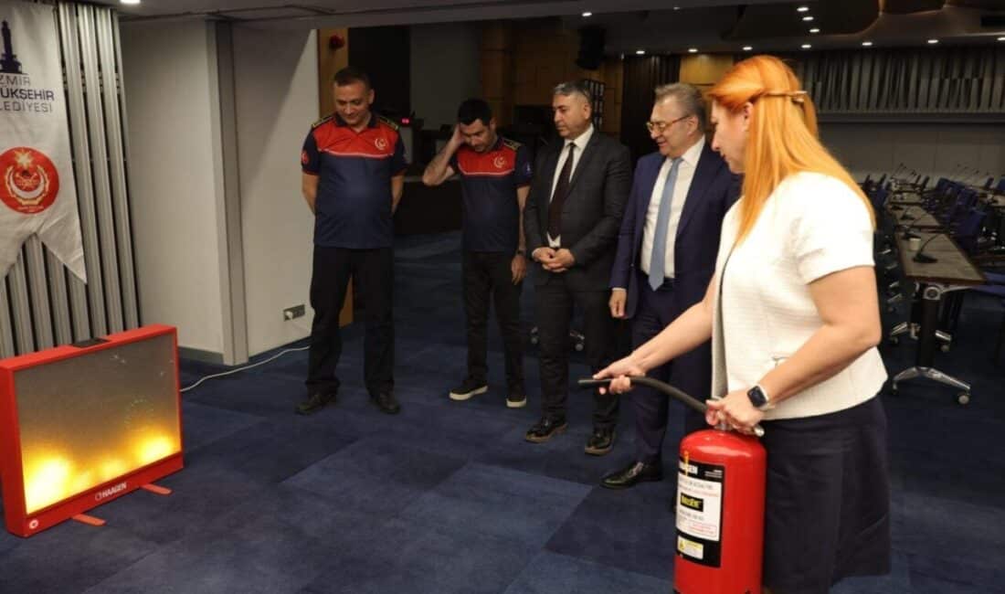 İzmir B. B. ve sektör temsilcileri afet güvenliği toplantısında bir