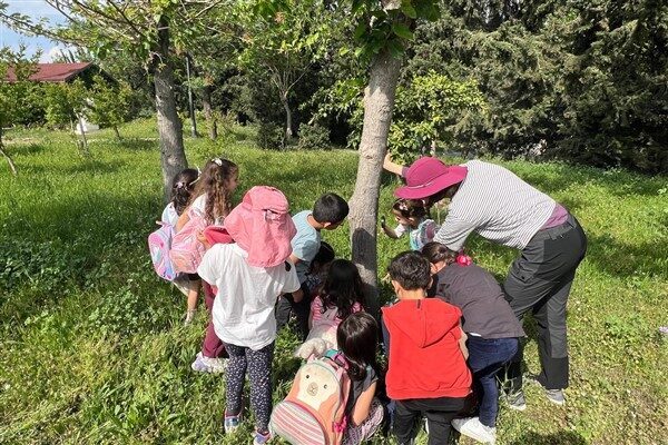 İzmir Büyükşehir Belediyesi Kütüphaneler Şube Müdürlüğü tarafından düzenlenen etkinlik, çocuklara