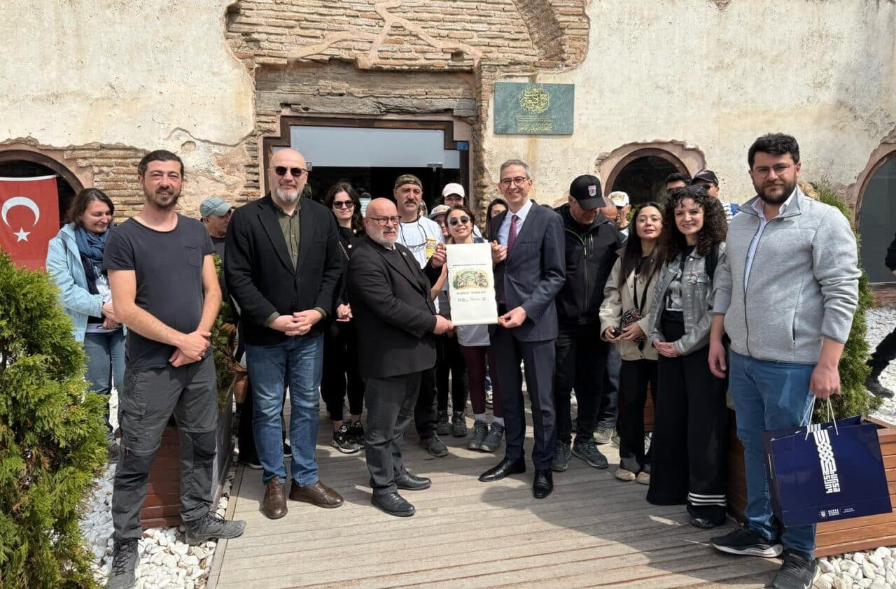 İzmit Belediyesi, yürüyüş kulüpleri ve üniversite öğrencileri ile birlikte "Nikomedia’dan