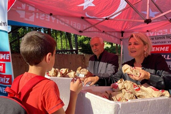 İzmit Belediyesi tarafından hayata geçirilen Beslenme Saati Projesi kapsamında Emek