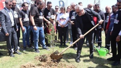 İzmit Belediyesi'nin desteklediği hatıra ormanı açılışına Cem Serhat Dayan, Ali