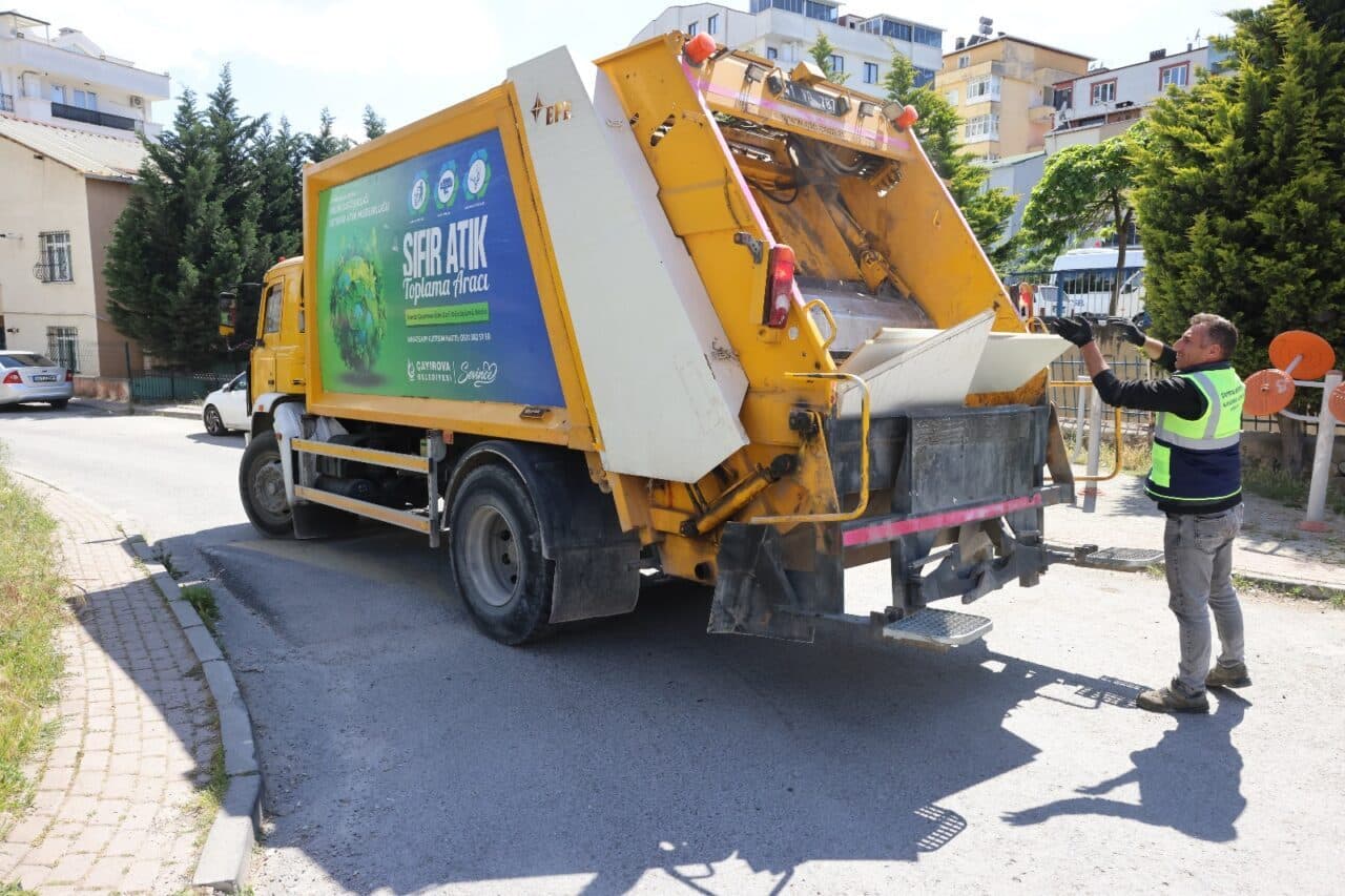 Çayırova Belediyesi İklim Değişikliği ve Sıfır Atık Müdürlüğü’ne bağlı ekipler,