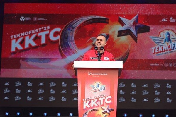 KKTC'de düzenlenen TEKNOFEST kapanış törenine KKTC Cumhurbaşkanı Ersin Tatar, T.C.