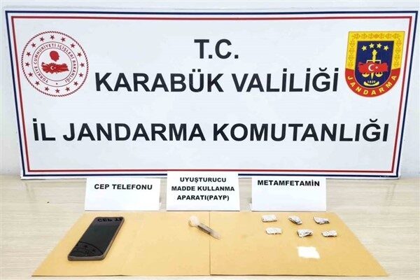 Karabük İl Jandarma Komutanlığı, uyuşturucuyla mücadele kapsamında yapılan operasyonlarda merkez