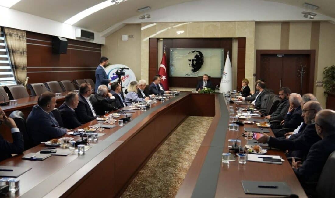 Senato Salonu’ndaki buluşmada, Mart ve Nisan aylarında üniversitenin elde ettiği