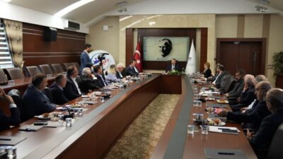 Senato Salonu’ndaki buluşmada, Mart ve Nisan aylarında üniversitenin elde ettiği