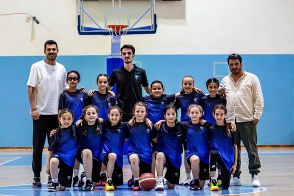 Karacabey Belediyespor’un U10 Minik Kızlar takımı şampiyonluk için Mustafakemalpaşa Belediyespor