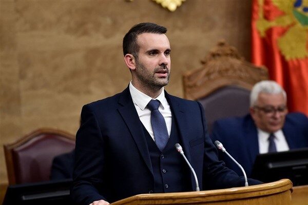 Karadağ Başbakanı Milojko Spajic, işsizlik oranlarının düştüğü dönemde maaşların arttığını