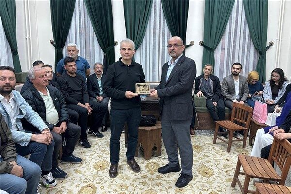 Gazi Kültür Sanat Merkezi'nde gerçekleştirilen programda Akademisyen Doç. Dr. Ziyaeddin