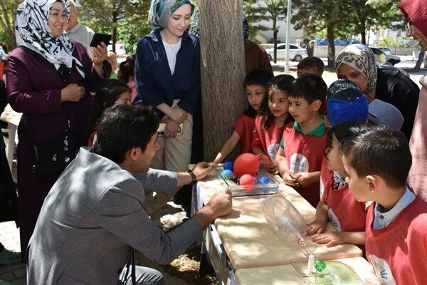 Karaman’da bilime olan ilgiyi artırmak ve öğrencilerin yaratıcılıklarını desteklemek amacıyla
