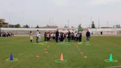 Karaman'da gerçekleşen etkinlikte Piri Reis İlkokulu öğrencileri atletizmde yarıştı. Gençlik