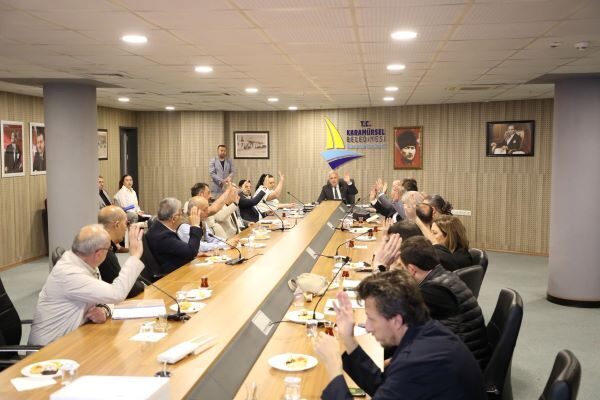 Yüksek katılımla gerçekleşen toplantıda, Güneş Enerji Santrali projesi ve imar