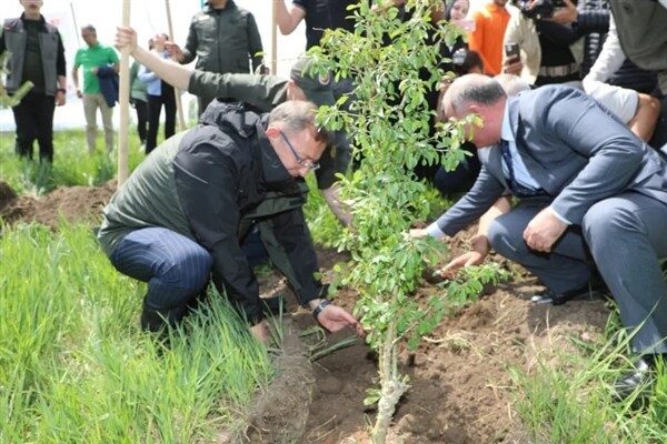 Valilikten yapılan açıklamaya göre, protokol çerçevesinde Kafkas Üniversitesi yerleşkesinde 10