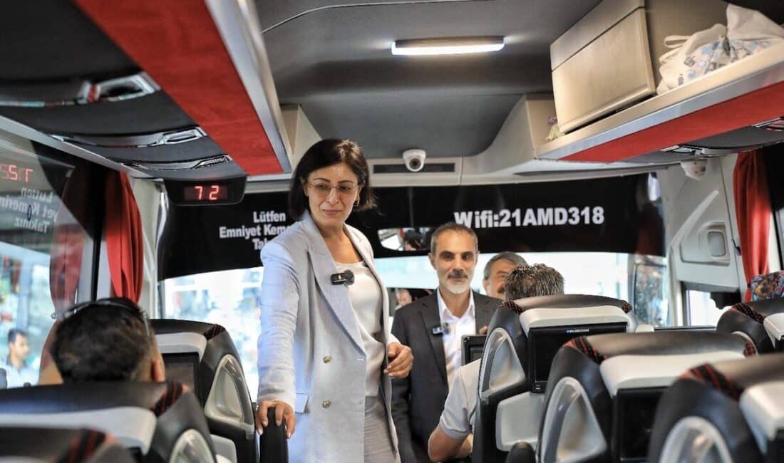 Ziyarete DEM Parti Kayapınar İlçe Eş Başkanlığı, belediye meclis üyeleri