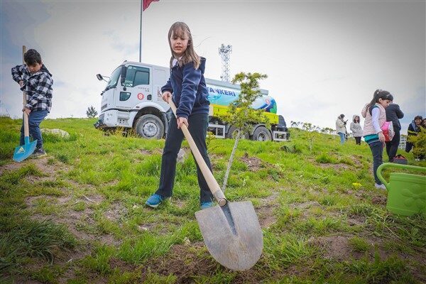 Şenlik İlkokulu öğrencileri, Keçiören Belediyesi Park ve Bahçeler Müdürlüğü ile