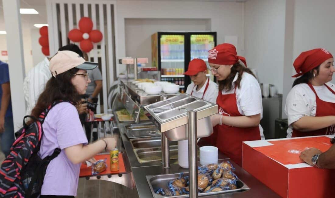 126 metrekare kapalı, 45 metrekare açık alanı bulunan lokanta aynı