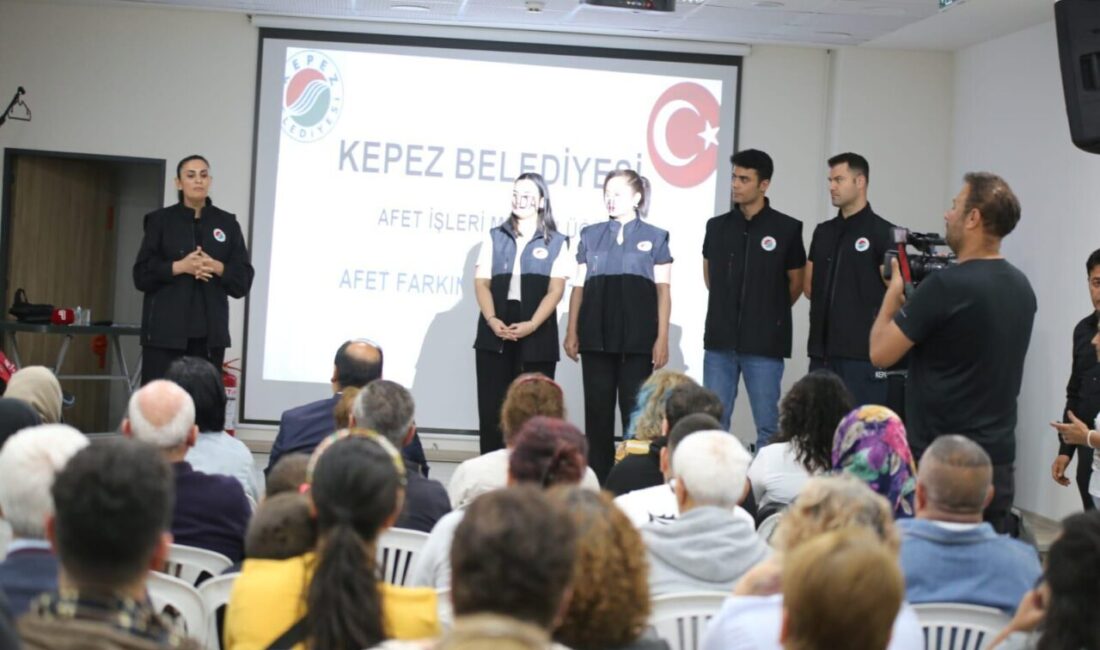 Kepez Belediyesi, Duraliler Mahallesi'nde Temel Afet Farkındalık Eğitimi düzenledi. Hatice