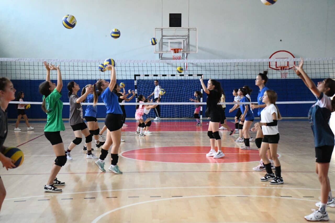 Keşan Belediyesi, gençler için düzenlenen spor kurslarının sosyal becerilerini geliştirmek