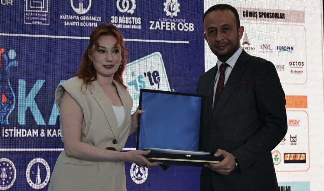 Fuarın açılışına Kütahya Valisi Musa Işın, Kütahya Belediye Başkan Yardımcısı