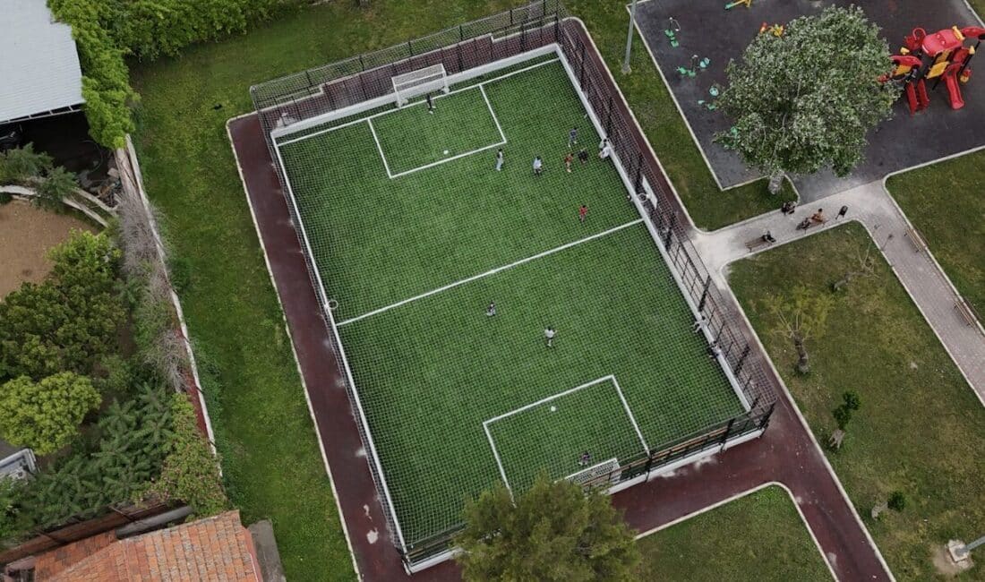 Çocuklar ve gençler için güvenli spor alanı sunmayı amaçlayan saha,