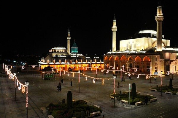 Konya Büyükşehir Belediyesi’nin ramazan ayında Türbeönü Çarşılarında yaptığı ve beğenilen