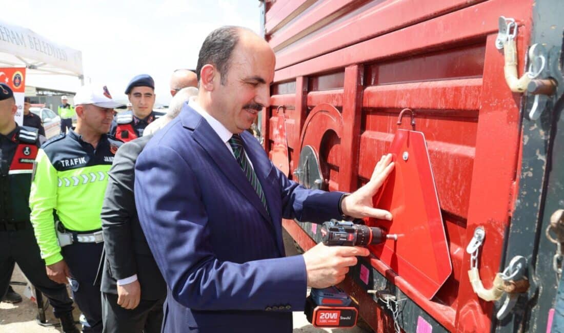 Konya'da "Reflektör tak, görünür ol" projesi kapsamında çiftçilere 10 bin