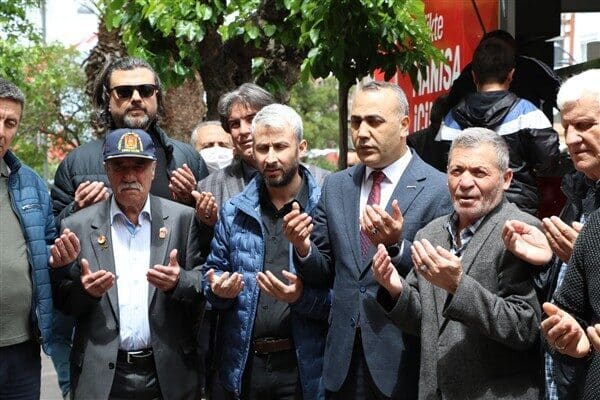 Manisa'da Kore gazisi Duran Özkan'ın vefatının 52. gününde Hatuniye Camii'nde