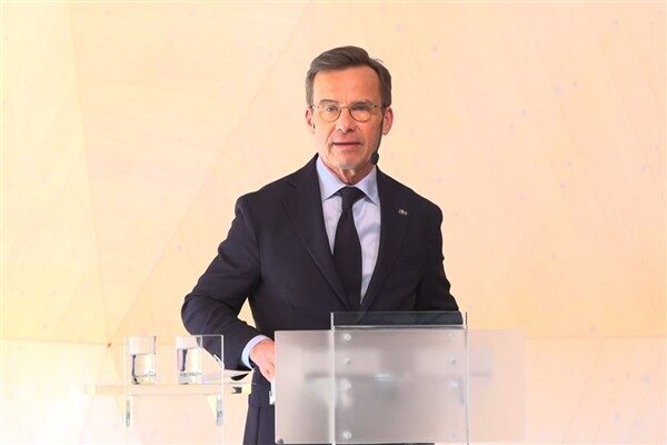 İsveç Başbakanı Ulf Kristersson, evlerinden ve ailelerinden bir süreliğine ayrılarak