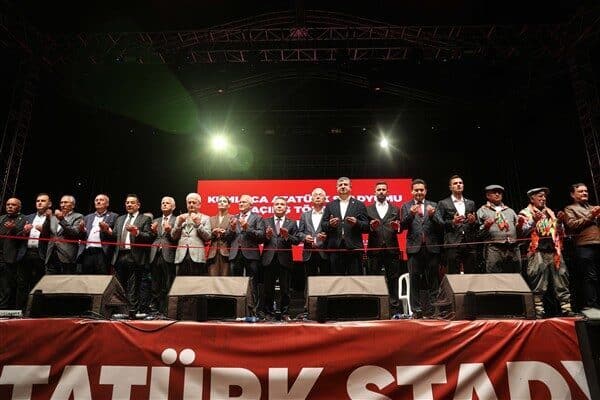Antalya Büyükşehir Belediye Başkanı Muhittin Böcek'in öncülüğünde Kumluca Atatürk Stadyumu