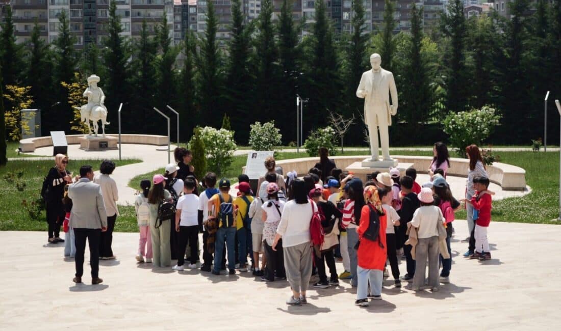 Türk Tarih Müzesinde öğrenciler, uzman eğitmenler eşliğinde gerçekleştirilen “İklim ve