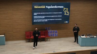 Belediye Konferans Salonu’nda gerçekleşen eğitime belediyenin tüm müdürlüklerinden personel katılım