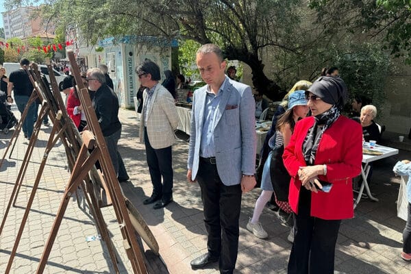 Kütahya Kent Konseyi Kültür Sanat Merkezi tarafından hazırlanan serginin açılışına