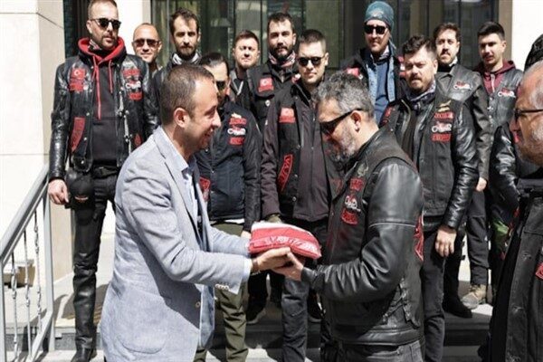 Türk Chopper Motosiklet Kulübü üyeleri, Belediye Başkan Yardımcısı Haşim Ertekin’den