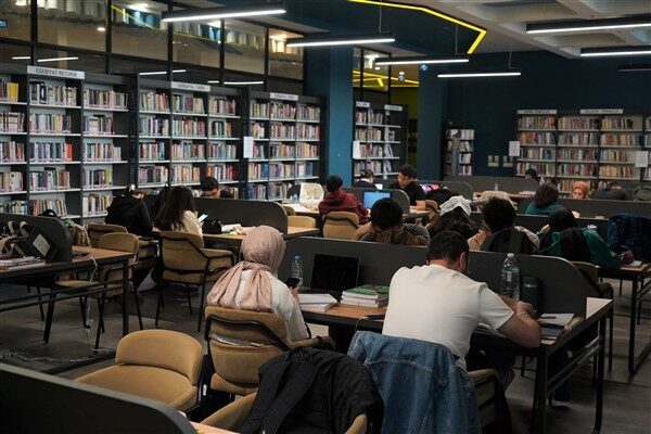 Çayırova Belediye Başkanı Bünyamin Çiftçi, YKS hazırlık sürecinde olan gençlere