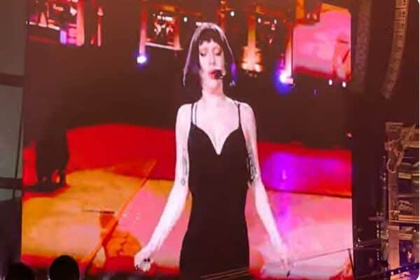 Pop yıldızı Rio'da yapılan dev konserinde 100 milyon dolarlık ekonomik