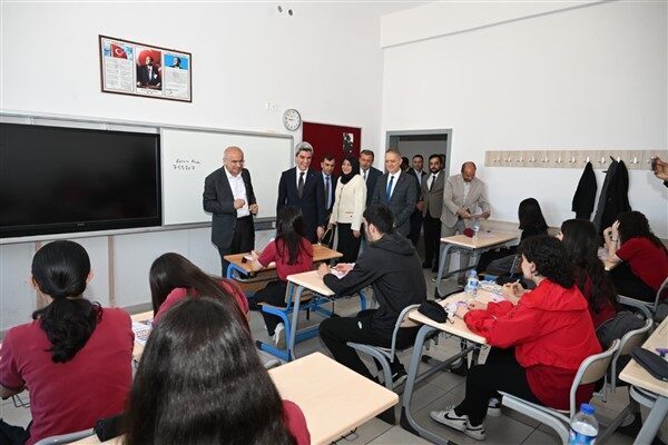 Malatya Büyükşehir Belediye Başkanı Sami Er, İl Milli Eğitim Müdürü