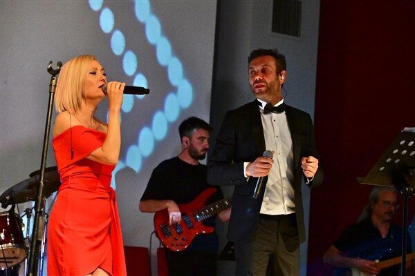 Geçen mart ayında kurulan Manisa Büyükşehir Belediyesi Konservatuvarı Pop Orkestrası,